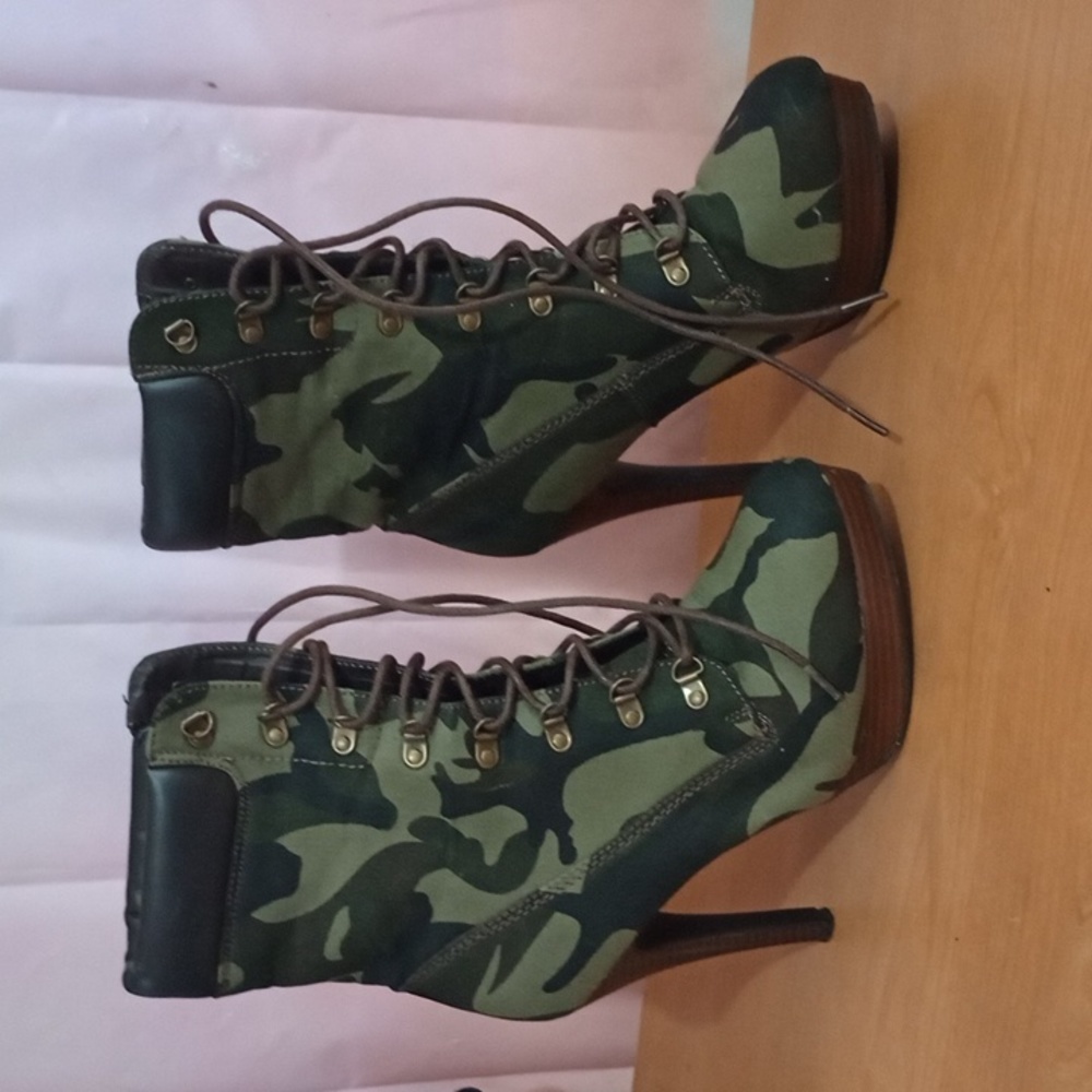 Boots camo